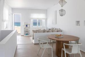 Citadela Paros Molos - Beachfront Maisonette with Plunge Pool