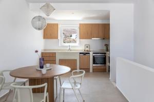 Citadela Paros Molos - Beachfront Maisonette with Plunge Pool