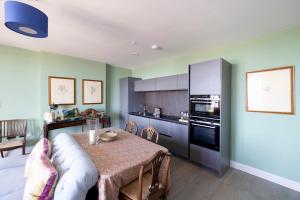 JOIVY Inviting Flat at the Heart of Edinburgh