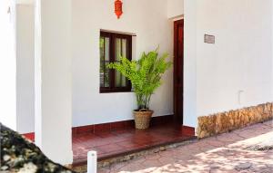 Awesome Home In Estepa With Kitchenette