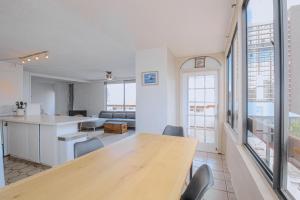 Mid Century Modern Tropical Getaway 30 plus night rental