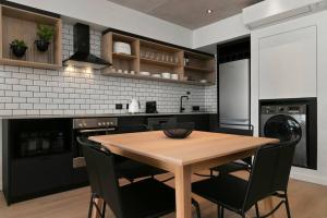 Icon Luxury 1003 APT by HMH