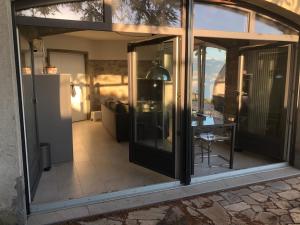 Panoramic Room in the vineyard,stunning views of lake and Alps