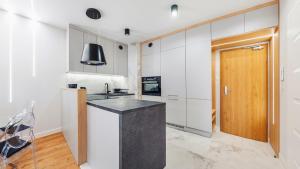 Blue Premium PARKING POOL SAUNA FITNESS FREE