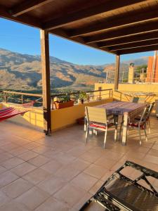 Plum Tree apartment with panoramic views