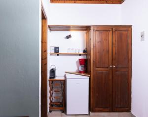 OVGORA - Aretousa sea view room, Kamilari village