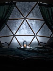 Aurora Igloo Fireplace-heated Tents in a secret forest with private Jacuzzi and shared sauna bathroom and dog friendly