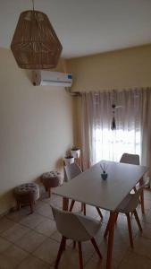 Excelente departamento en zona céntrica. CCochera