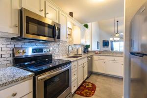 B 59-11 Beautiful 3BD 3BA Condo-Community Resort Amenities