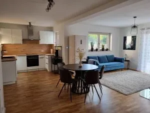 Gemütliche Premium Ferienwohnung mit Terrasse nähe S-Bahn - Pyrbaum