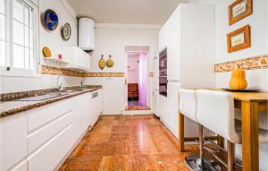 Lovely Home In Valencina De La Concep