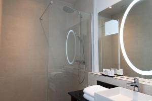 Hotels Crowne Plaza Paris Republique, an IHG Hotel : Suite Junior Lit King-Size