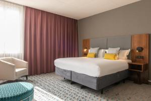 Hotels Crowne Plaza Paris Republique, an IHG Hotel : photos des chambres