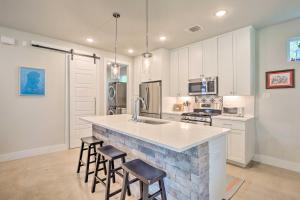 Gorgeous Georgetown Home, Walk to the Square!