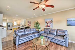 Balcony and Boat Slip Lakefront Unit in Hot Springs