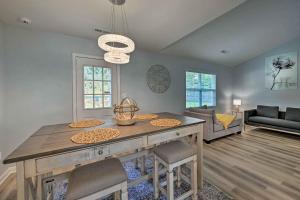 Tasteful Greensboro Haven about 3 Mi to Downtown!