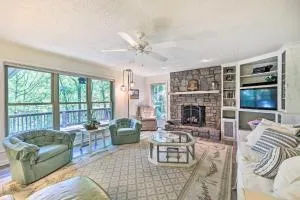 Furnished Deck with Views Hot Springs Cottage - Whittington