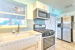 Ocean Breeze Oasis with Boat Dock and Slip on Canal!