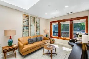 Port Angeles City View Loft - Mount Pleasant