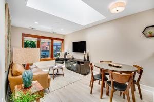 Port Angeles City View Loft