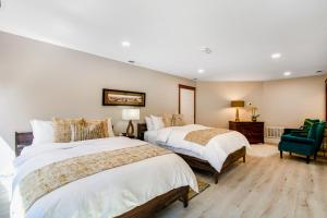 Port Angeles City View Loft