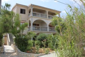 Apartments with a parking space Pag - 6535 