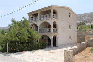 Apartments with a parking space Pag - 6535 