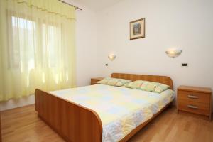 Two-Bedroom Apartment with Terrace and Sea View room in Apartments with a parking space Pag - 6535