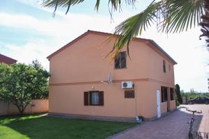 Apartments with parking space Valbandon, Fazana - 2214