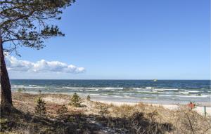 Cozy Home In Kolczewo With Wifi