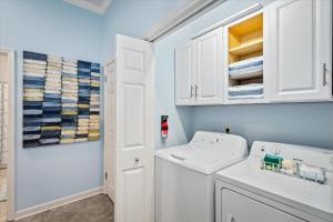 The Pelican Place - Amazing Views, Top Floor Condo