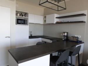 Appartement 1 chambre mer, plage, piscine, parking, clim, animaux admis - FR-1-194-216