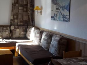 Appartement Skis aux Pieds, 4 Personnes, Balcon, Wifi Gratuit, Proche Commerces et Activités - FR-1-574-39