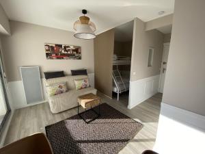 Studio refait à neuf, front de mer, avec parking, pour 3 personnes - FR-1-474-147