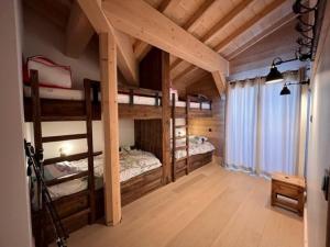 Appartements Appartement spacieux avec parking, spa, WIFI gratuit et billard - La Rosiere - FR-1-275-187 : photos des chambres