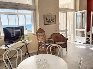 Duplex de charme en front de mer avec véranda - FR-1-361-32