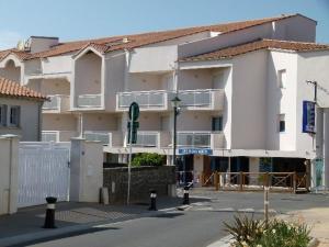Appartement avec balcon-terrasse, parking privatif et accès plage à Longeville-sur-Mer - FR-1-336-28