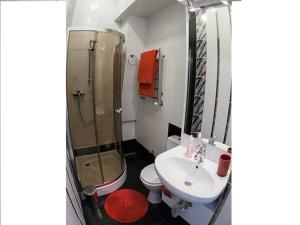 1 minute to Rynok Square