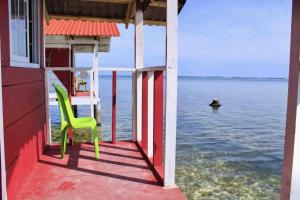Private Over-Water Cabin on paradise San Blas island