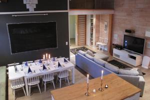 Wanha Koulu Tahko Unelma, 4mh, Palju, Sauna, Tupakeittiö, Wifi, Liikuntasali, RinteetSpaRavintola 6km, Lemmikit OK, Edukas