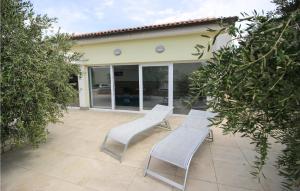 Awesome apartment in Mandre with 2 Bedrooms WiFi and Indoor swimming pool