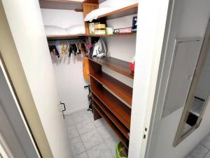 Appartements Appartement Six-Fours-les-Plages, 2 pieces, 4 personnes - FR-1-316-157 : photos des chambres