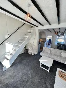 The Pleasure House - Bare