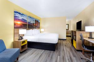 Days Inn & Suites by Wyndham Clovis