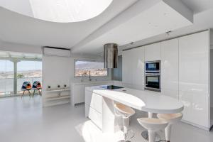 Panoramic Ocean Mountain View 3 Bed Apartment in Island Village Heights Costa Adeje