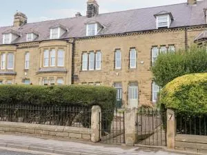 Heanor House - Hawes