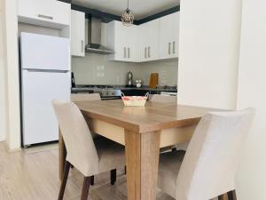 Aether Flats No3,Old Town,Beach,Central,Netflix