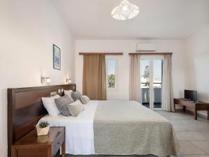 Triple Studio room in Nontas suites