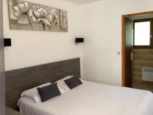 B&B / Chambres d'hotes la dolce farniente : Chambre Double - Vue sur Piscine