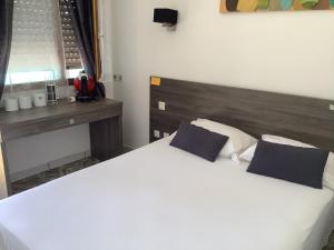 B&B / Chambres d'hotes la dolce farniente : Chambre Double - Vue sur Piscine